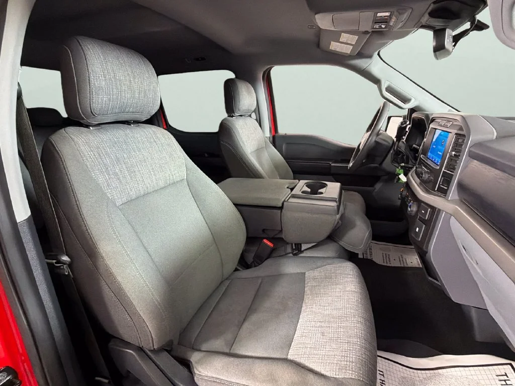 Used 2021  Ford XL image 34