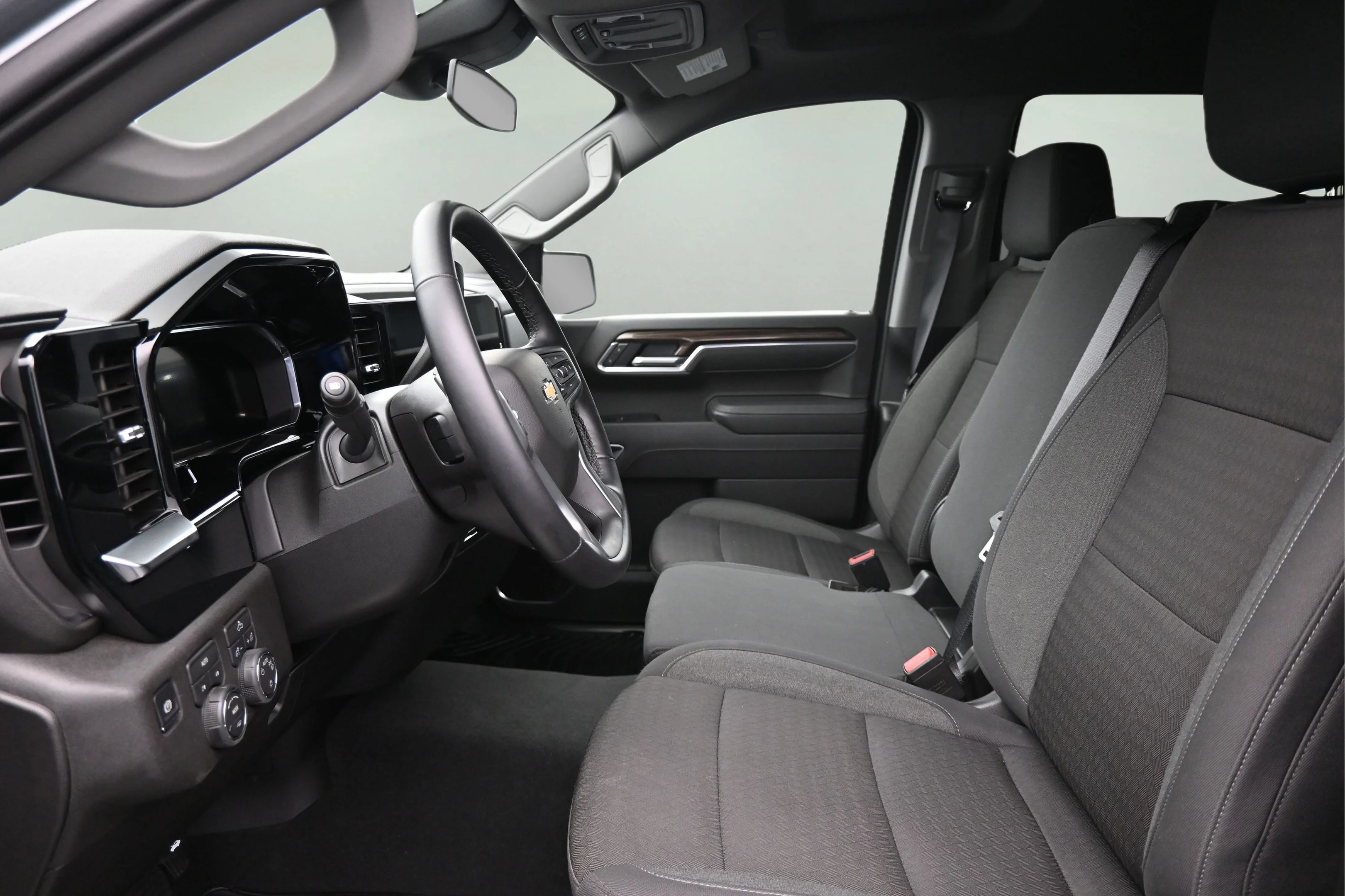 Used 2026 Sterling Gray Metallic Chevrolet LT image 21