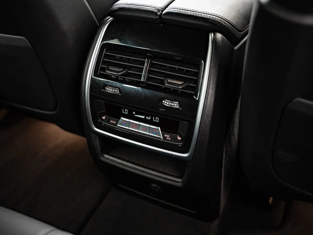 Used 2022 Arctic Gray Metallic BMW M50i image 37