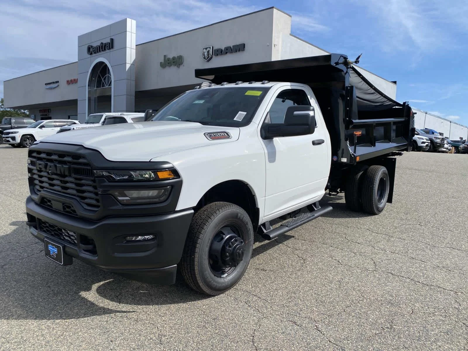 New 2026 Bright White Clear-Coat Exterior Paint RAM Tradesman image 7
