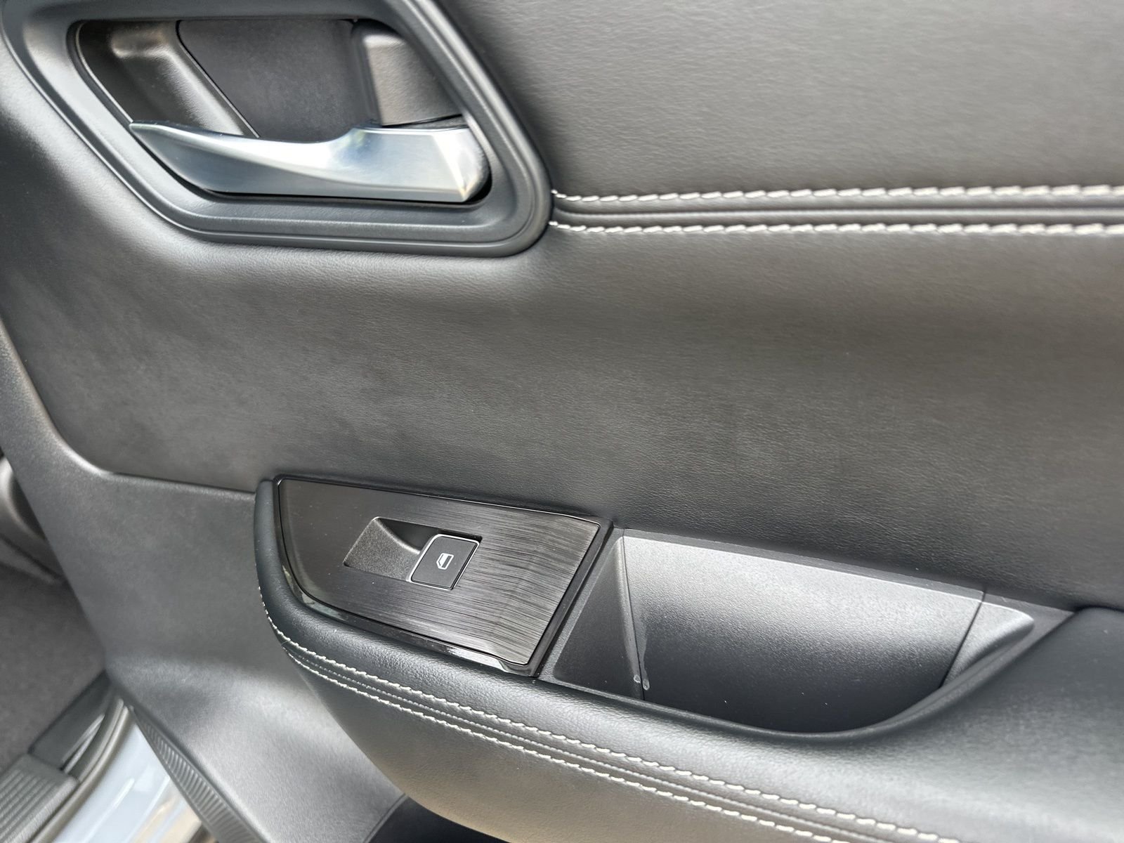Certified Used 2025 Gray Nissan SL image 34