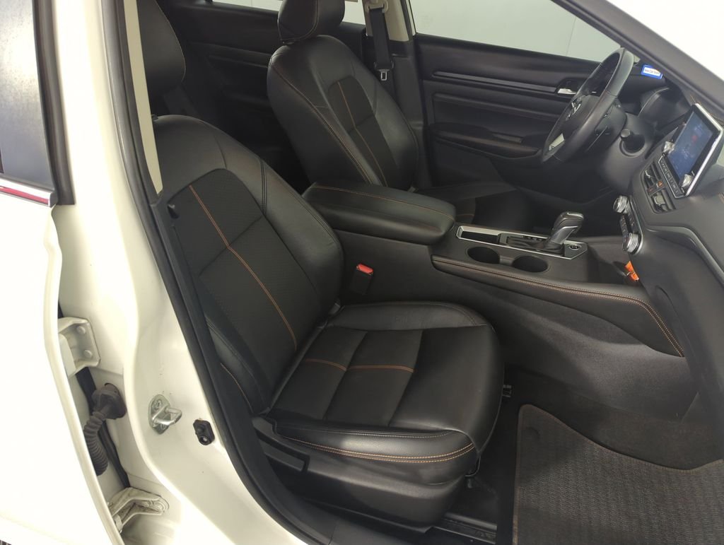 Used 2021 White Nissan 2.5 SR image 37