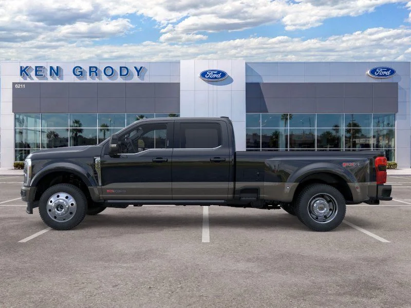 New 2026 Agate Black Metallic Ford King Ranch image 4