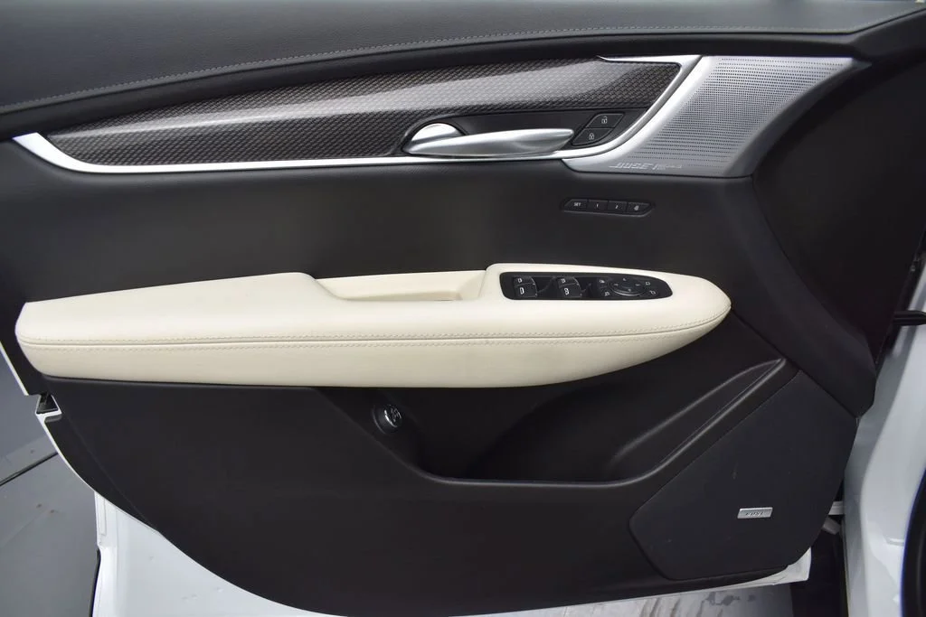 Certified Used 2023 Crystal White Tricoat Cadillac Sport image 10