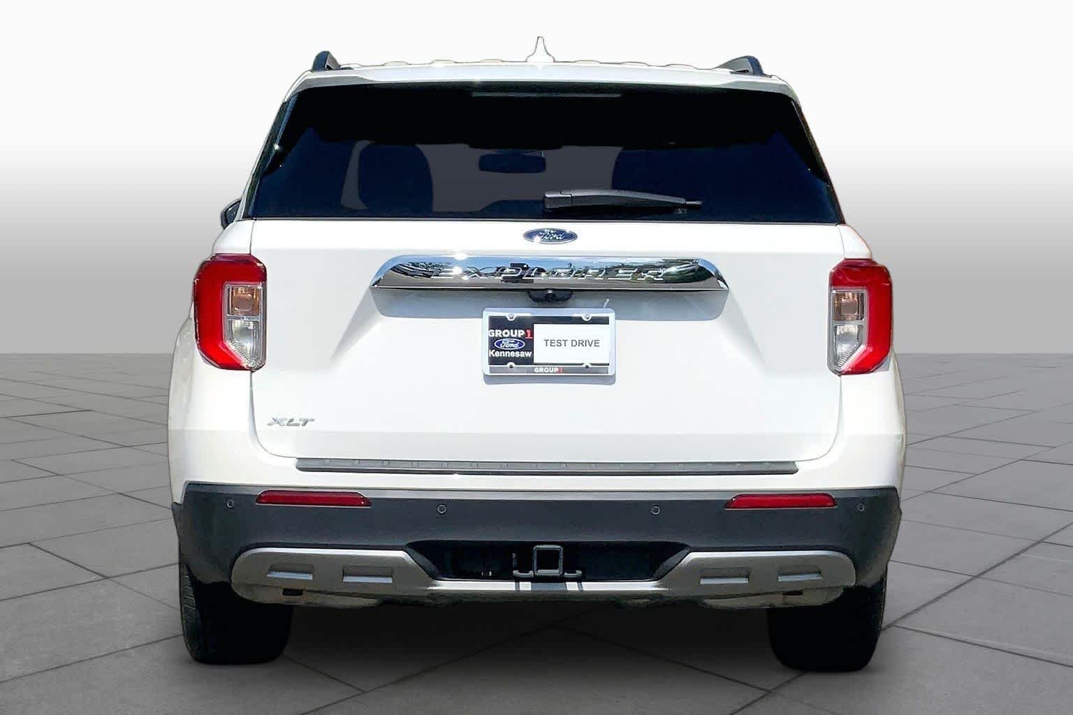 Used 2023 Star White Metallic Tri-Coat Ford XLT image 5