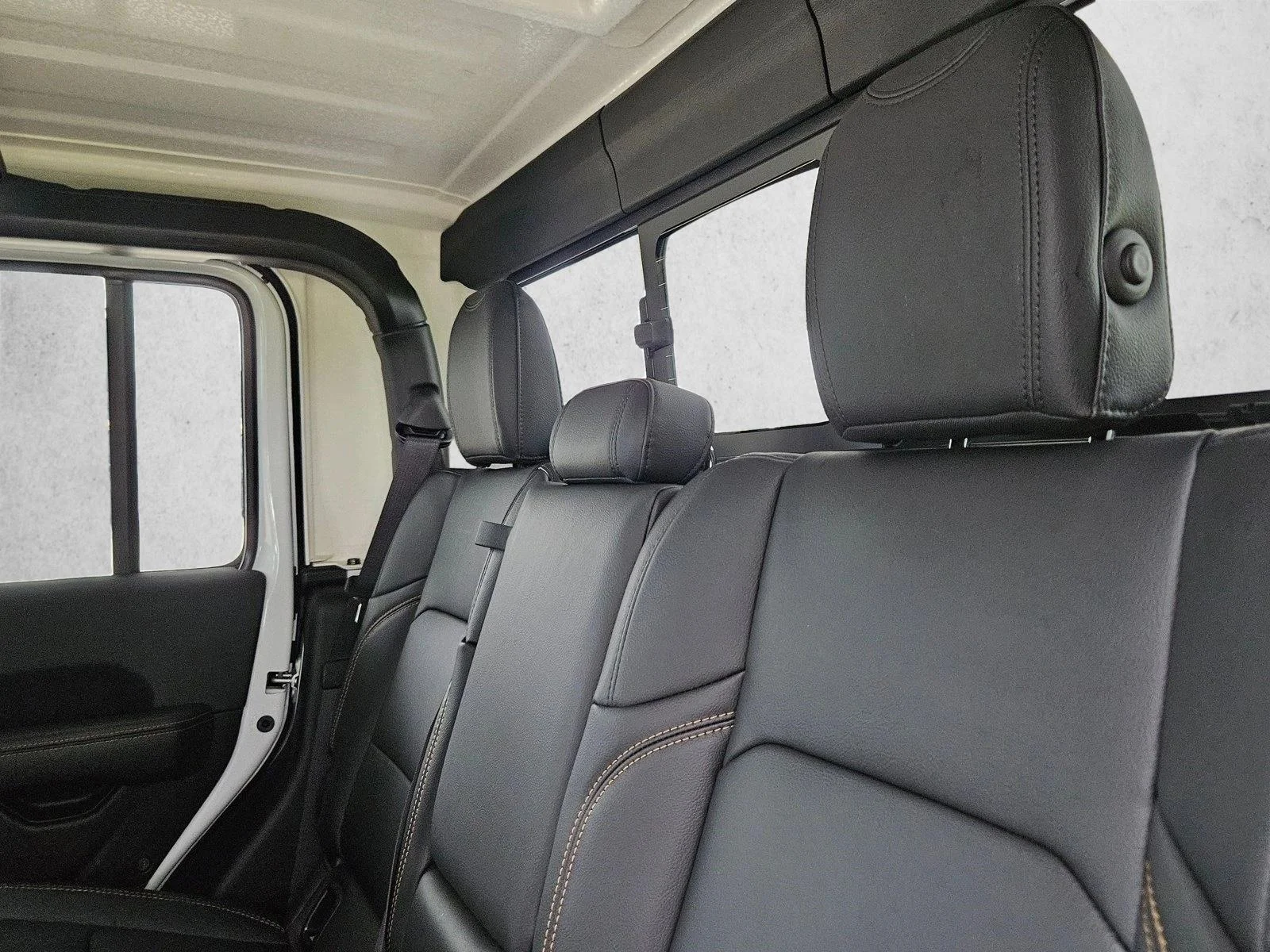 New 2026 Bright White Clearcoat Jeep Texas Trail image 16
