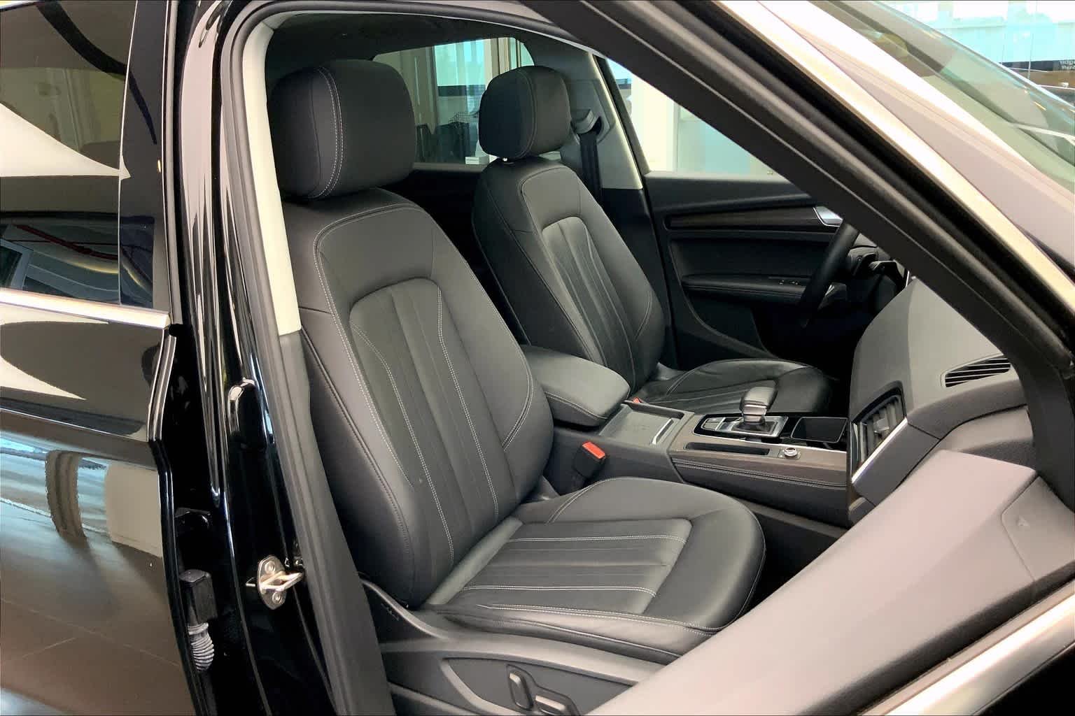 Used 2021 Mythos Black Metallic Audi Premium Plus image 9