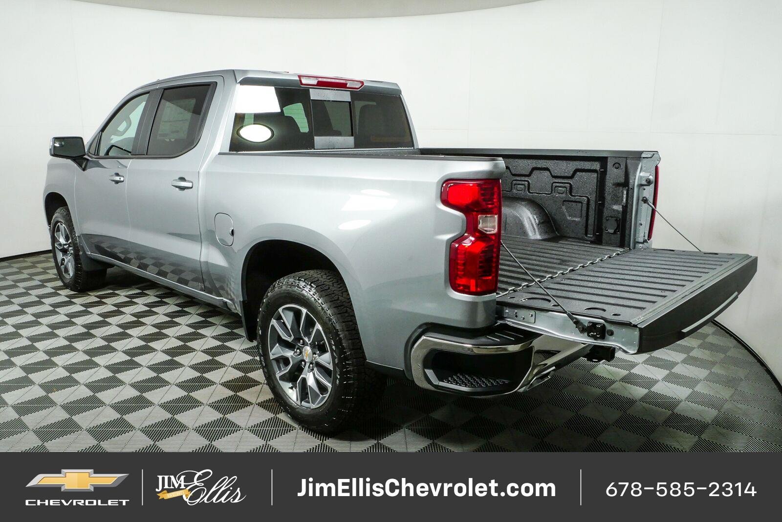 New 2026 Sterling Gray Metallic Chevrolet LT image 31