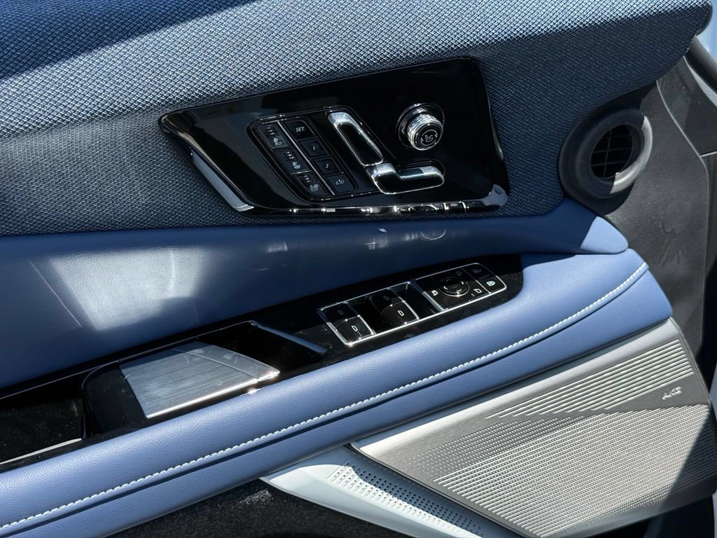 2026 Cadillac OPTIQ Premium Sport - Photo 17
