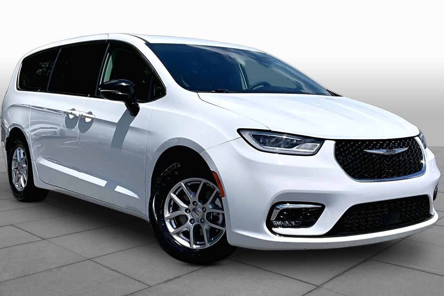 Used 2024 Bright White Clearcoat Chrysler Touring L image 3
