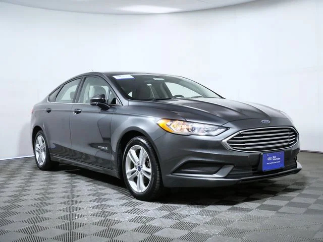 2018 Ford Fusion S's photo