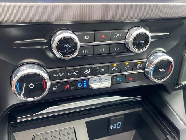 New 2026 Black Ford Platinum image 21
