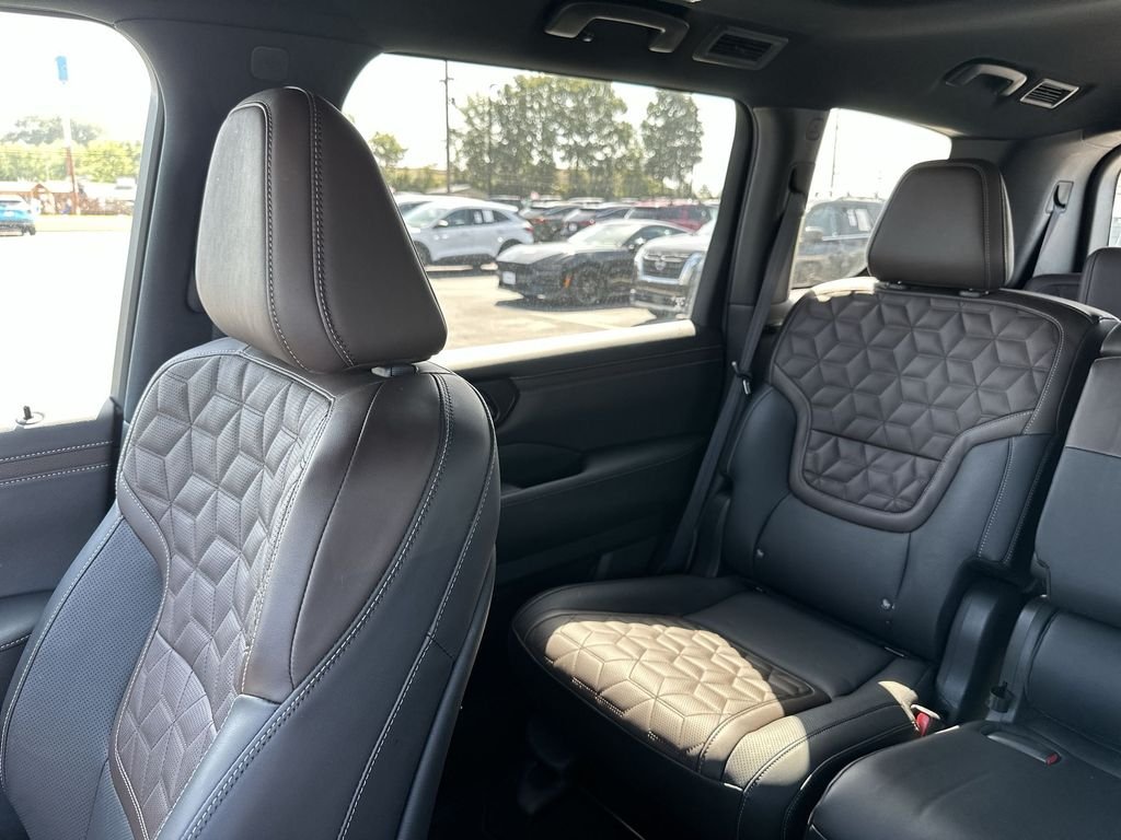 Used 2025 Blue Nissan Platinum image 12