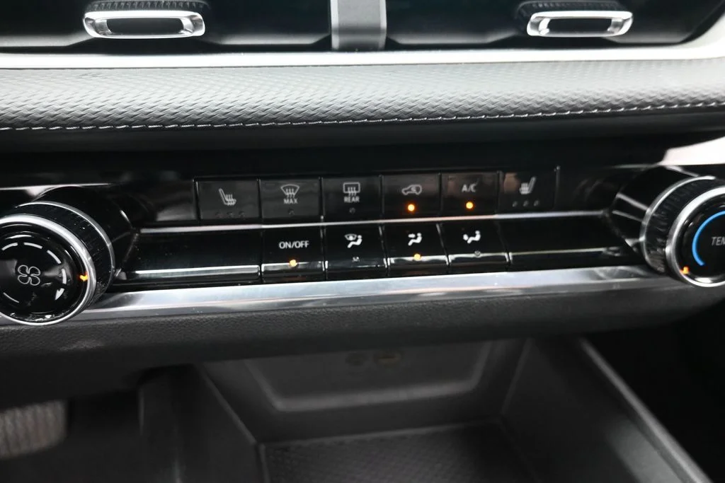 Used 2025 White Chevrolet LT image 20