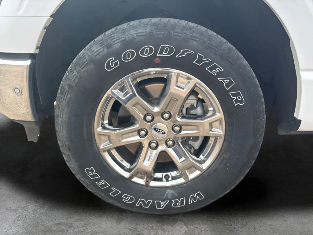 Used 2021 Oxford White Ford LARIAT image 2