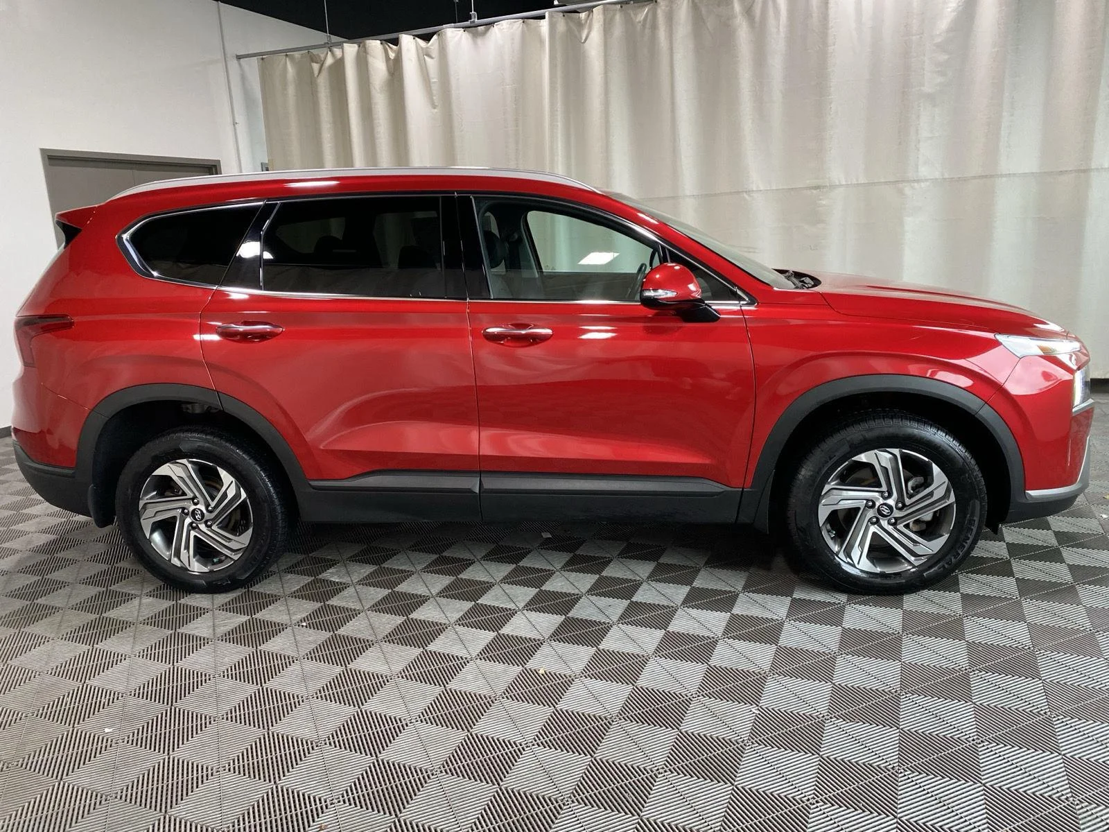 Used 2023 Calypso Red Hyundai SEL image 10