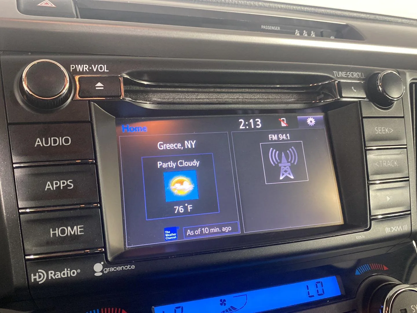 Used 2018 Galactic Aqua Mica Toyota XLE image 12