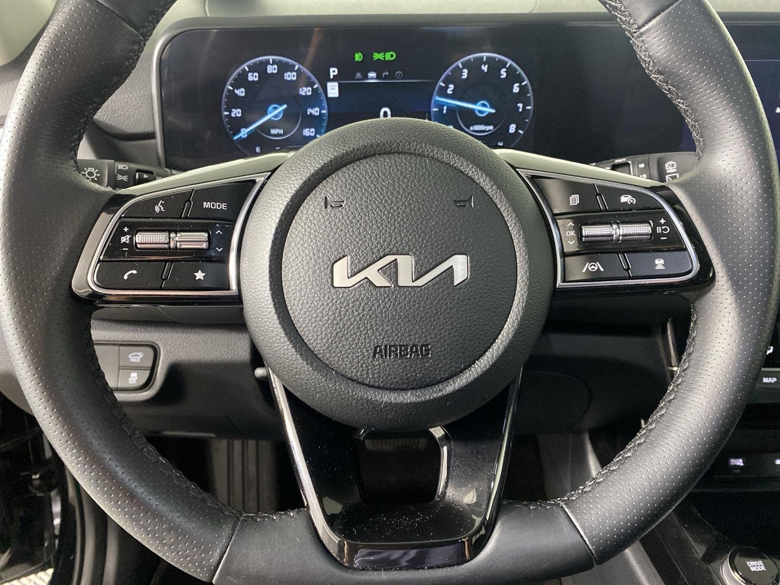 Used 2025 Fusion Black Kia SX image 17