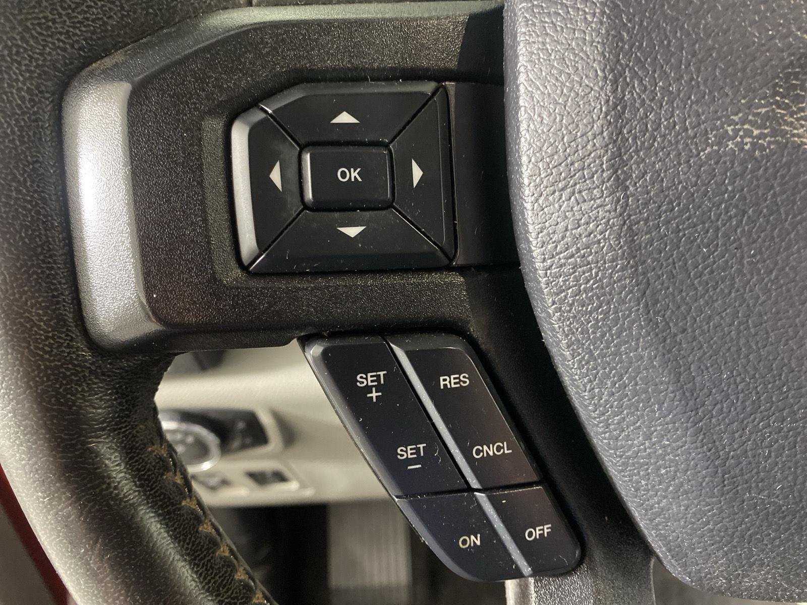 Used 2019 Ruby Red Metallic Tinted Clearcoat/Magnetic Ford XLT image 18