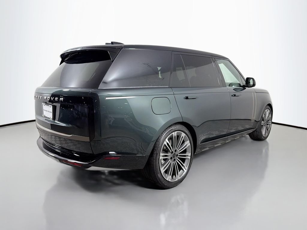 New 2026 Belgravia Green Land Rover SE LWB 7-Seats / V8 image 5