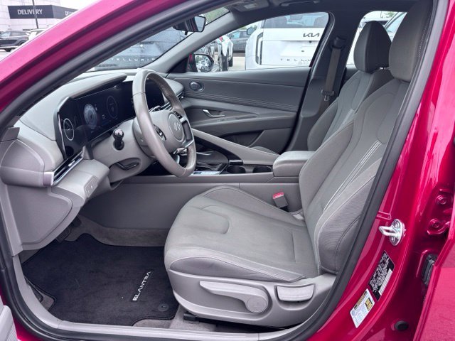 2025 Hyundai Elantra SEL - Photo 12