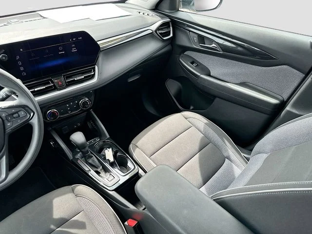 Used 2025 White Chevrolet LT image 21