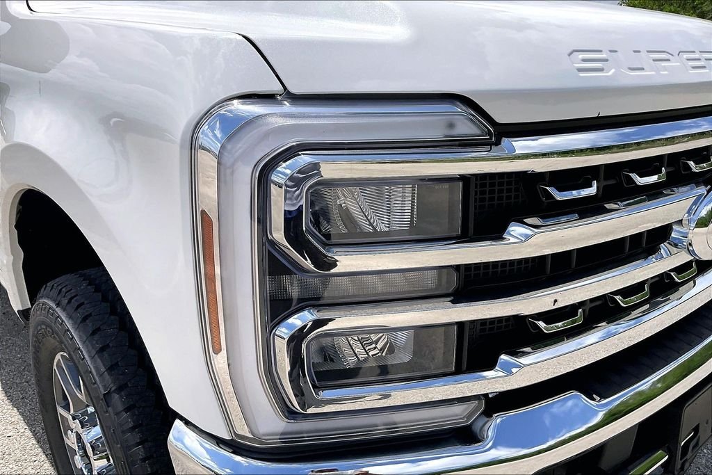 New 2026 Ford Super Duty F-250 Lariat 4D Crew Cab