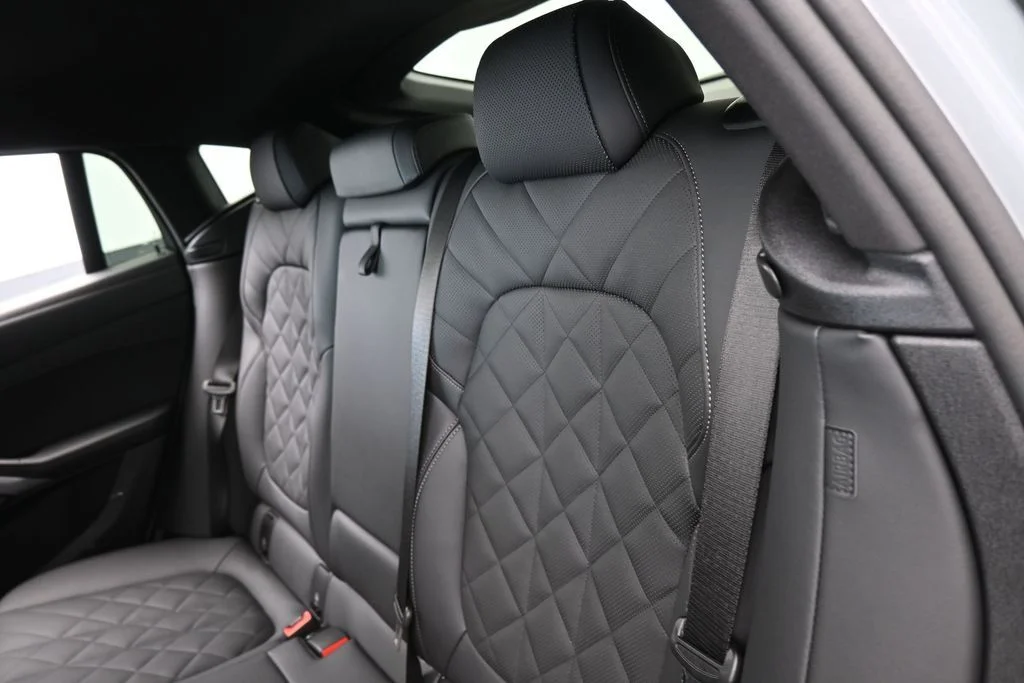 Used 2026 Gray Metallic BMW xDrive40i image 40