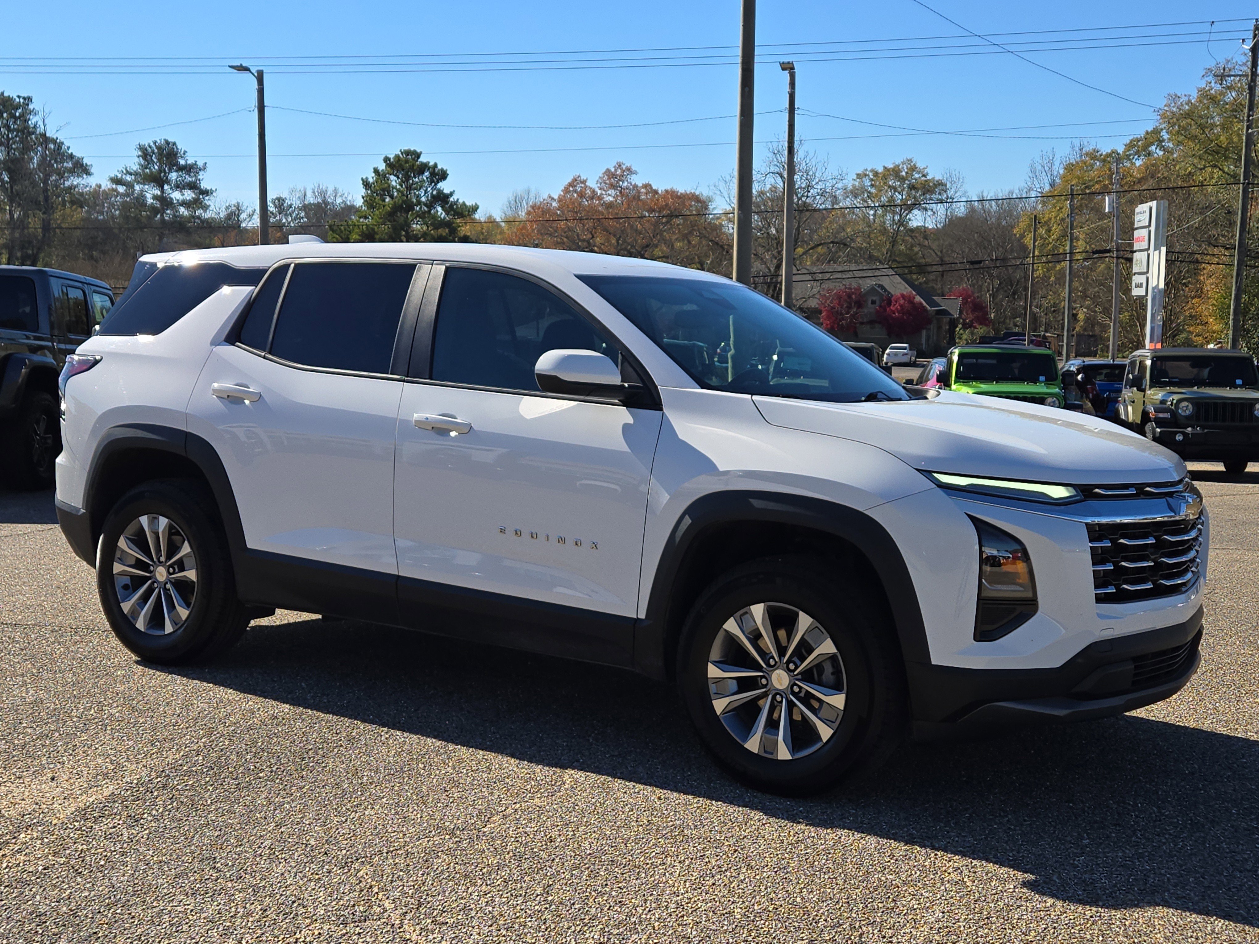 2025 Chevrolet Equinox LT - Photo 4