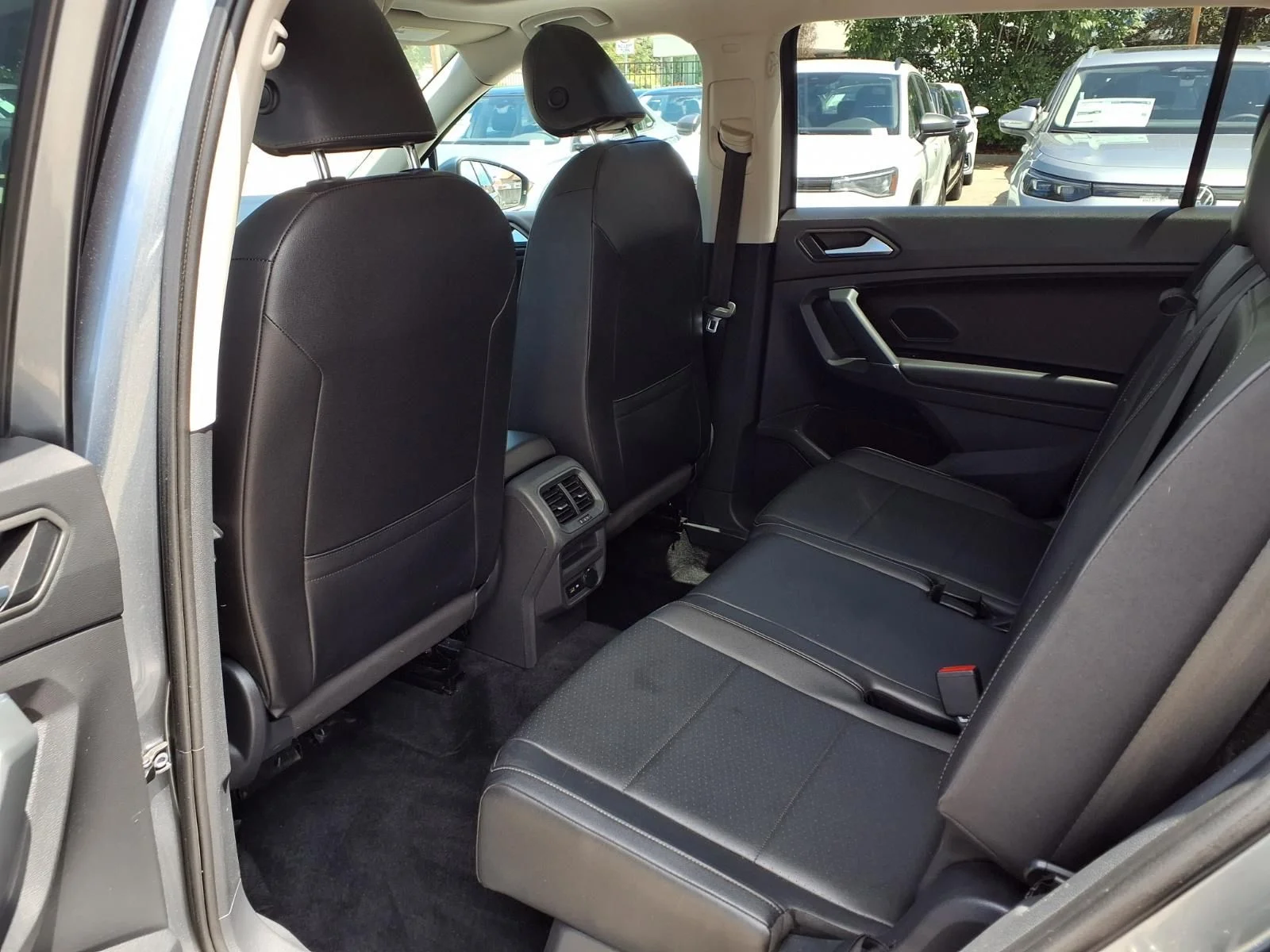 Used 2020 Gray Volkswagen 2.0T SE image 18
