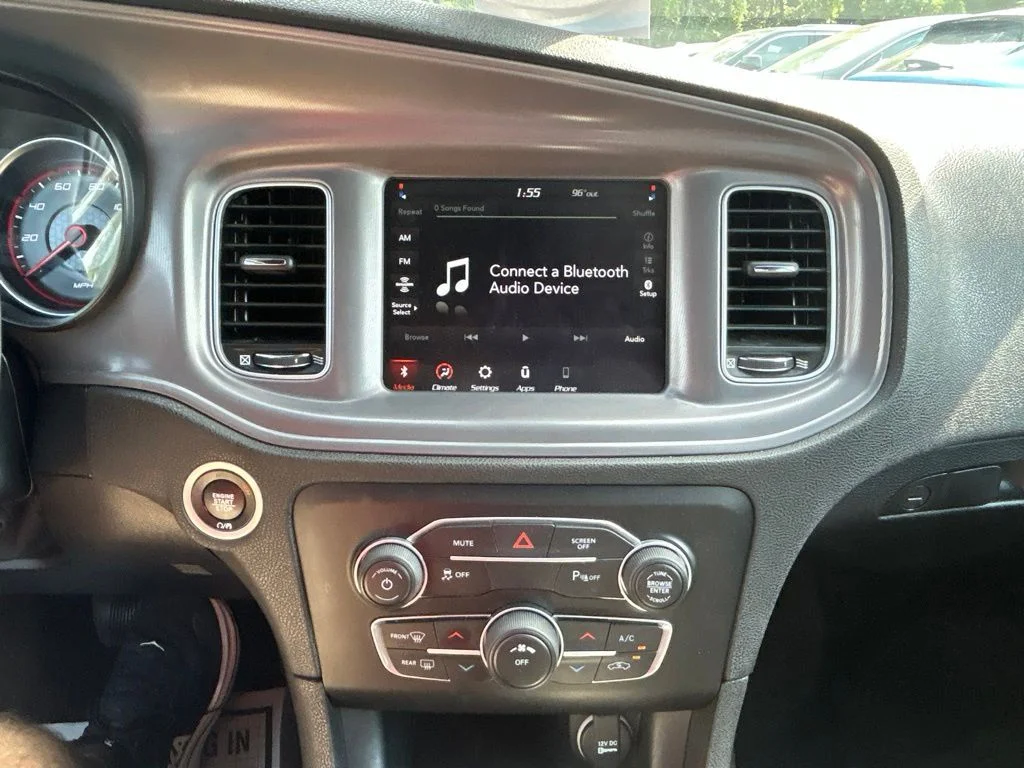Used 2023 Granite Crystal Clearcoat Metallic Dodge SXT image 28