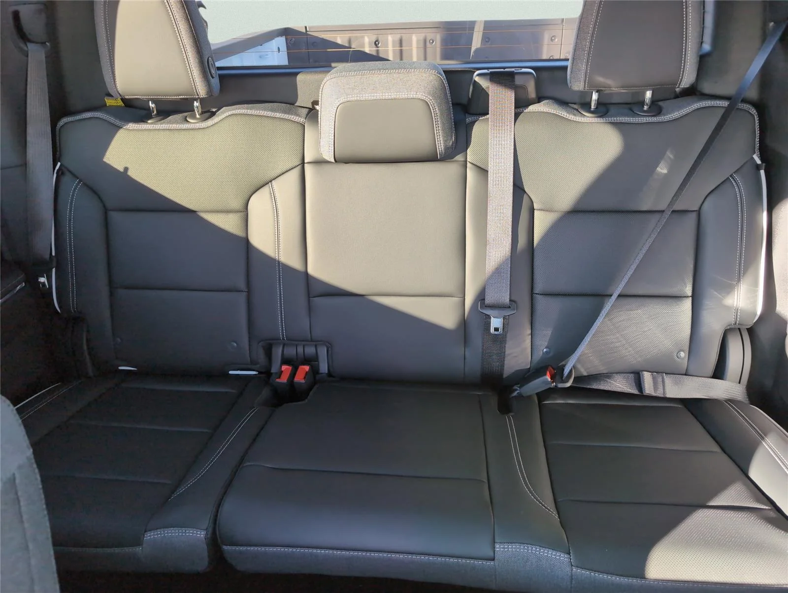 New 2026 Summit White GMC Elevation Standard Range image 21