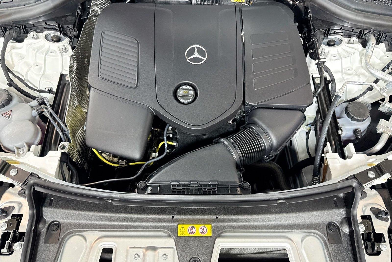 New 2026 Polar White Mercedes-Benz GLC 300 image 28