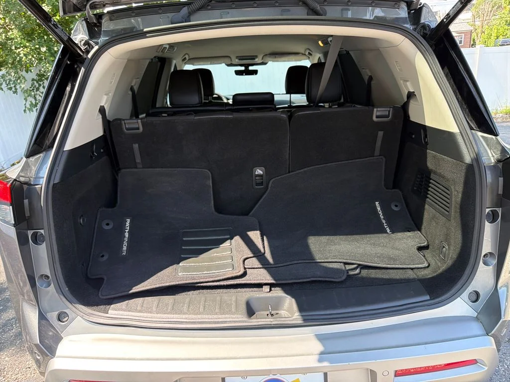 Used 2025 Gray Nissan SL image 28