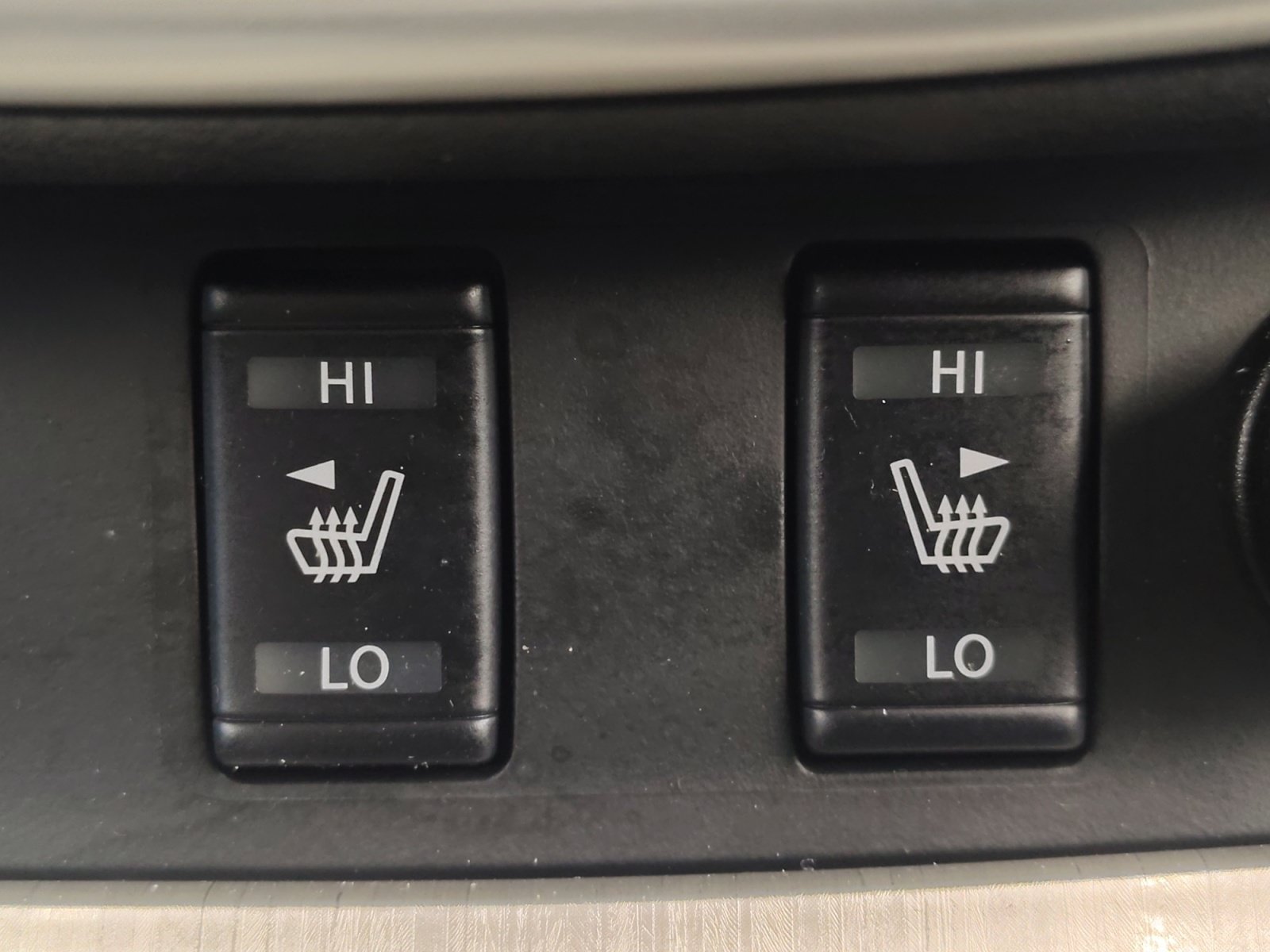 Used 2017 Gun Metallic Nissan SL image 25