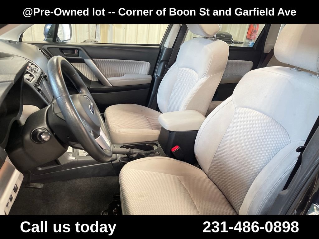 Used 2018 Gray Subaru 2.5i Premium image 14