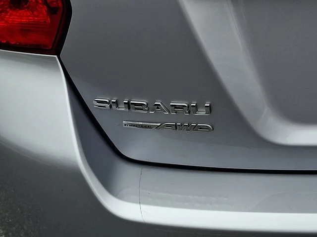 Used 2014 Ice Silver Metallic Subaru 2.0i Sport Limited image 30