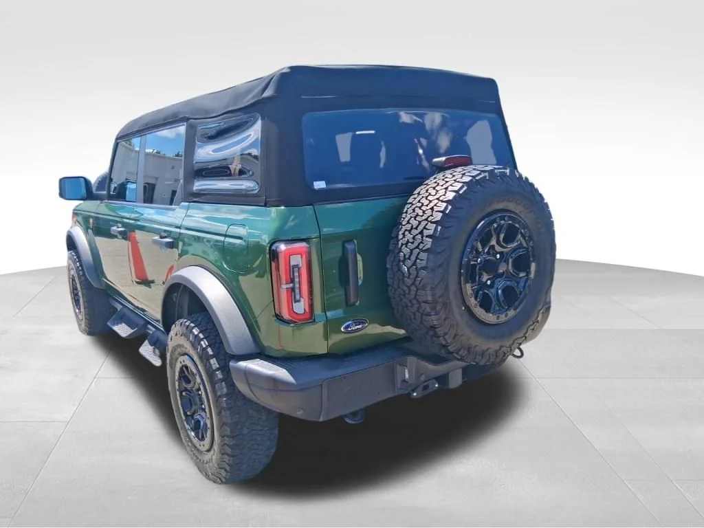 Used 2023 Green Ford Badlands image 3