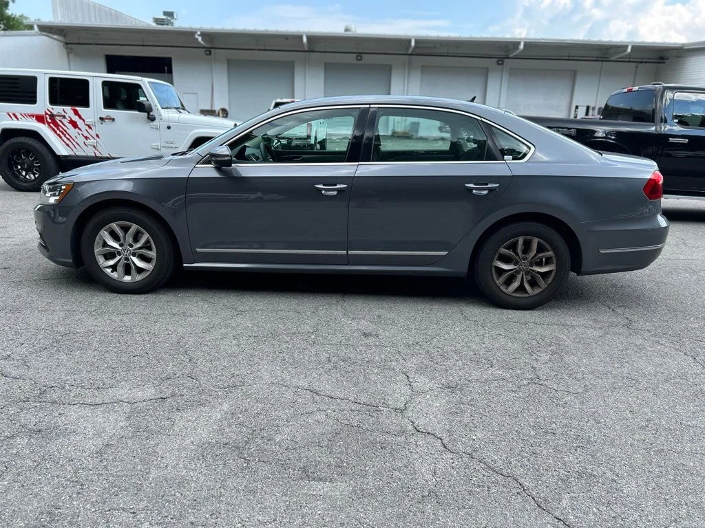 Used 2016 Gray Volkswagen 1.8T S image 4