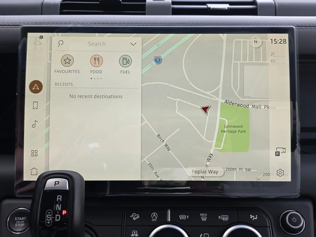 New 2026 Woolstone Green LAND ROVER X-Dynamic SE image 22