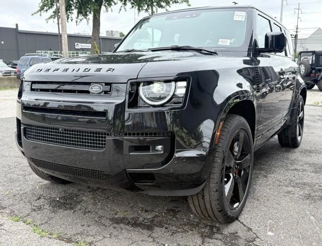 New 2026 Santorini Black Land Rover X image 3