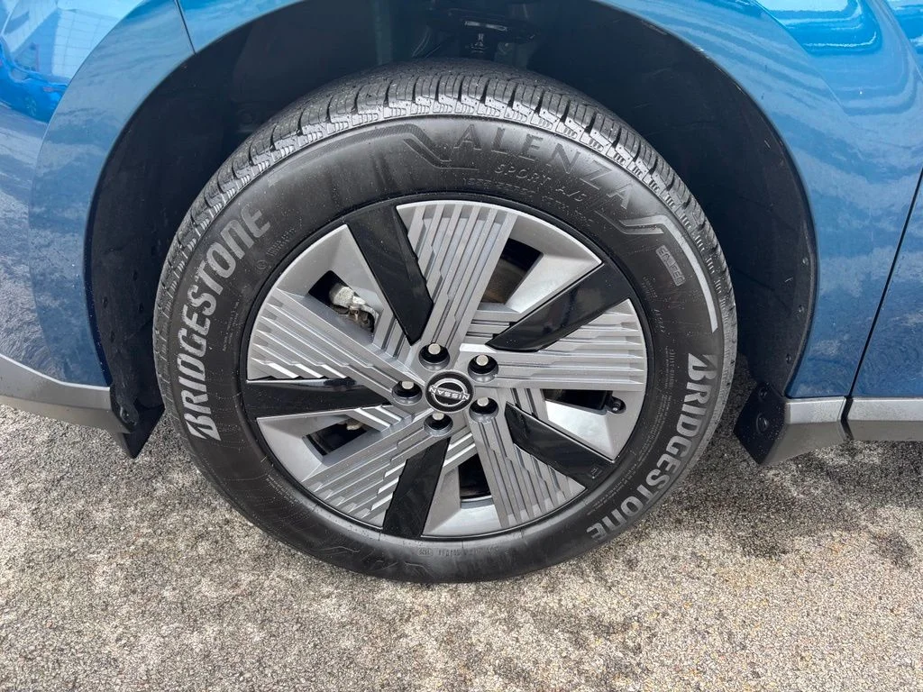 Used 2025 Blue Nissan SL image 32