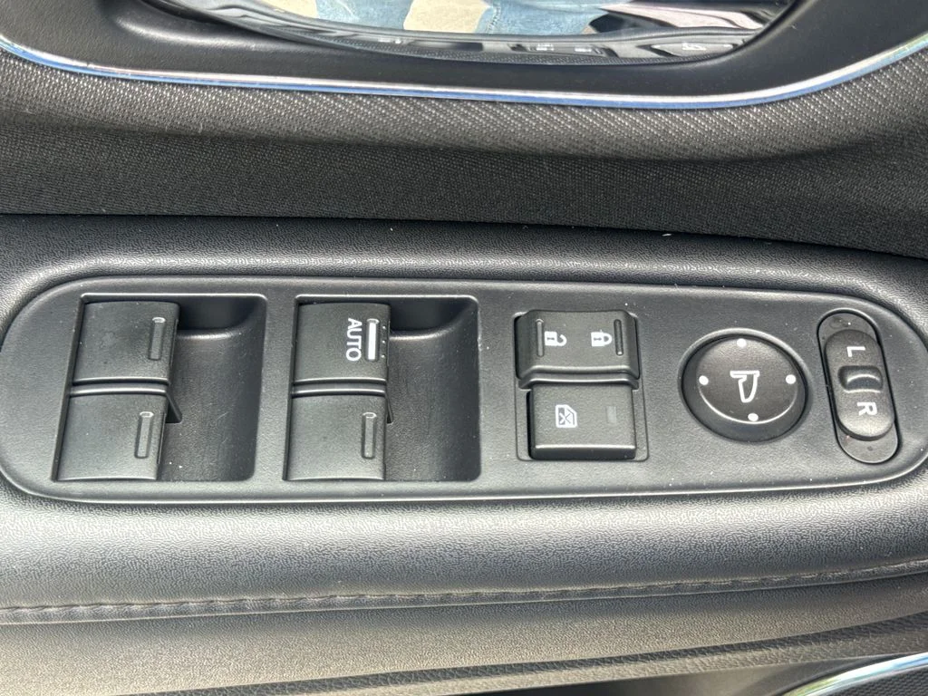 Used 2022 Modern Steel Metallic Honda EX image 14