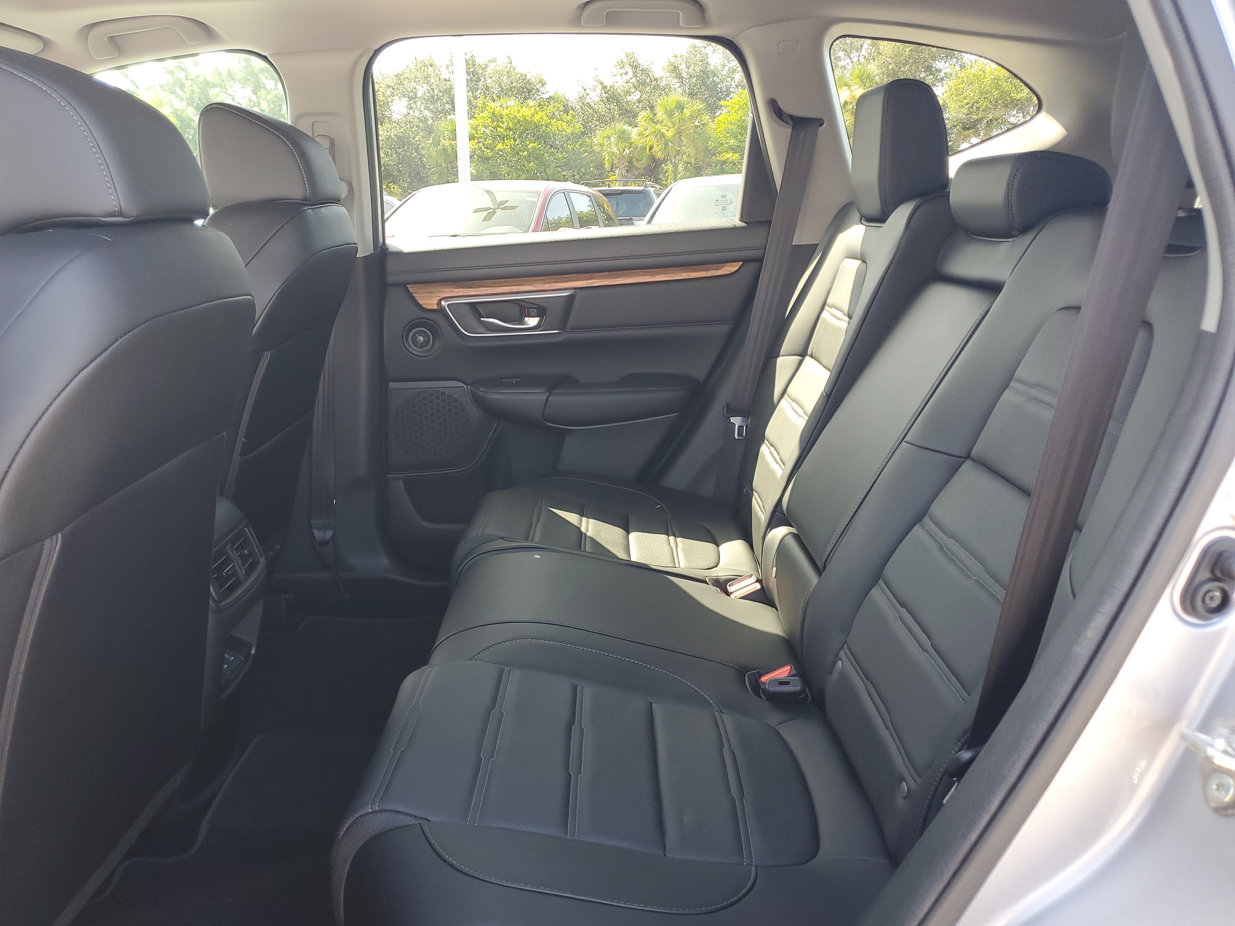Used 2018 Silver Honda EX-L image 12