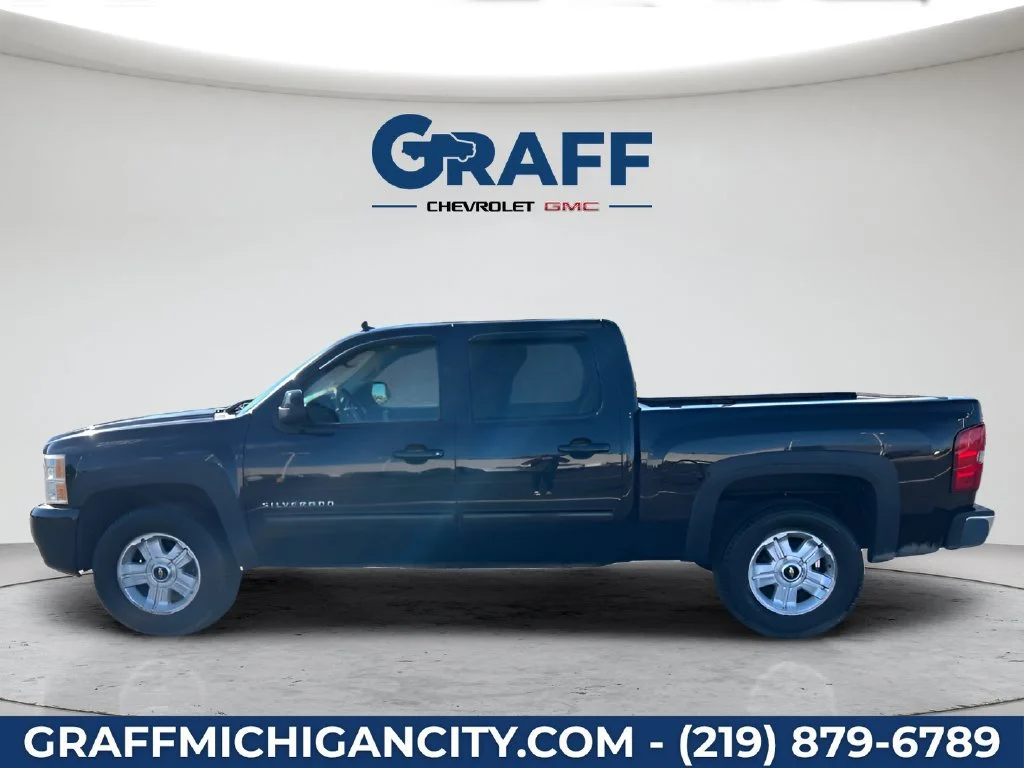 Used 2011 Chevrolet Silverado 1500 LT with VIN 3GCPKSE3XBG139767 for sale in Michigan City, IN