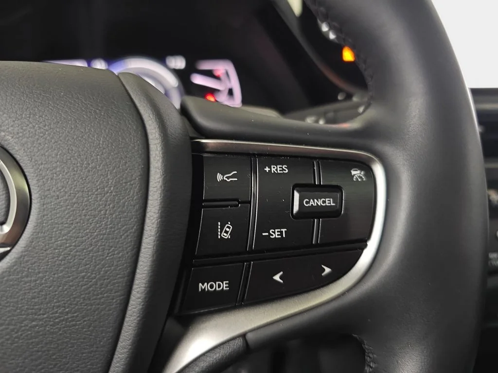 Used 2025 Silver Lexus 300h image 17