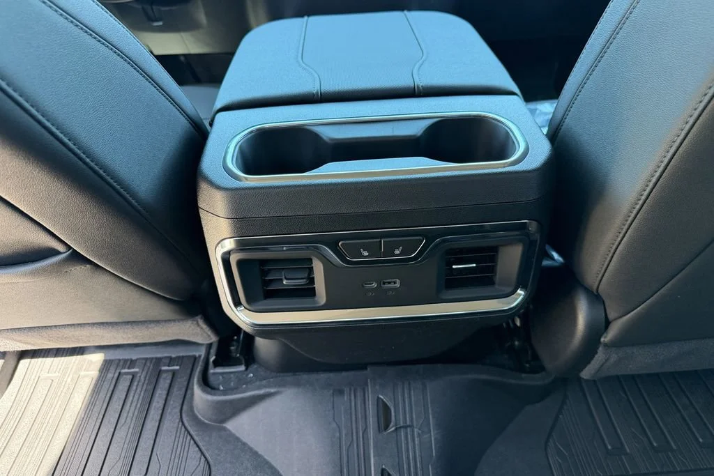 New 2026 Glacier White Tricoat GMC SLT image 28
