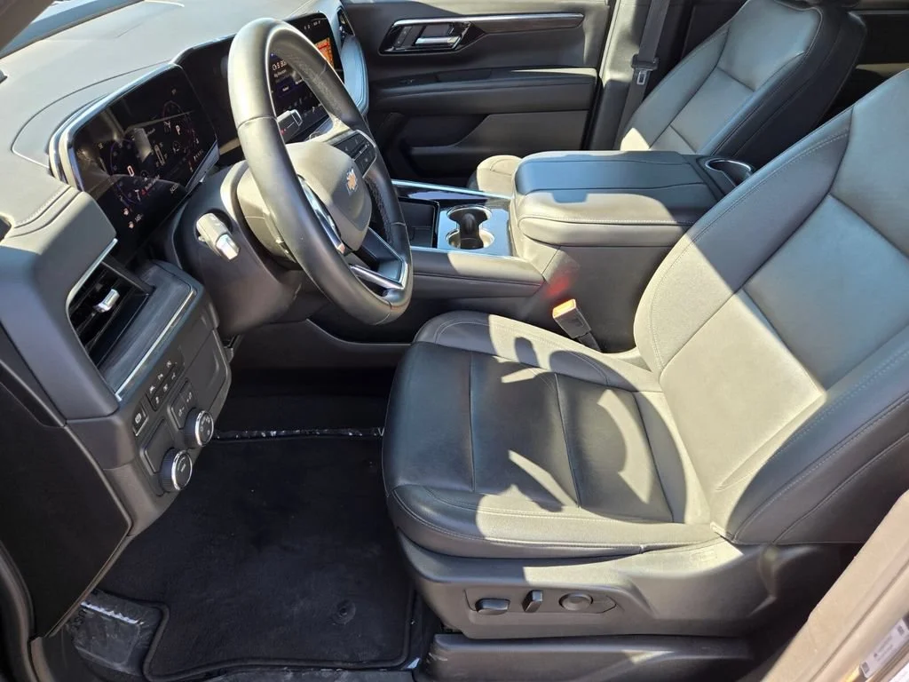 Used 2025 Dark Ash Metallic Chevrolet LT image 10