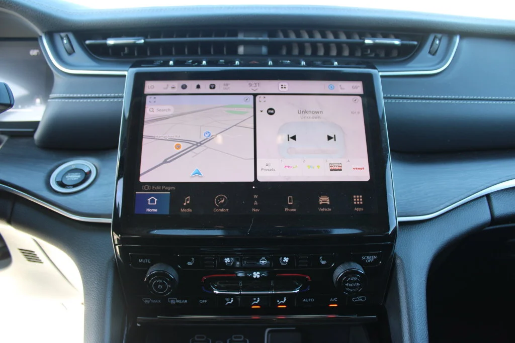 Used 2023 Black Jeep Limited image 25