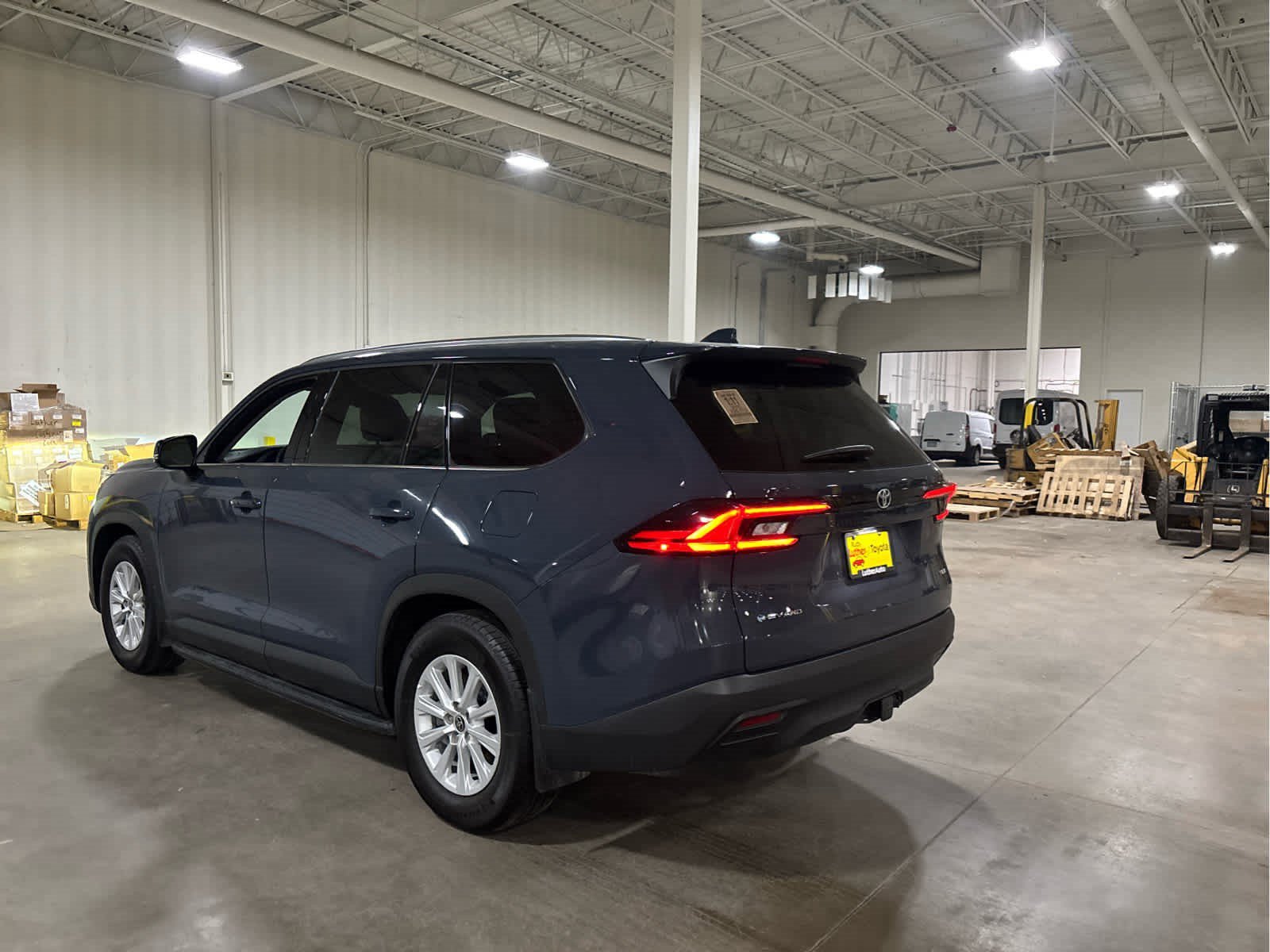 Used 2025 Storm Cloud Toyota Hybrid XLE image 4
